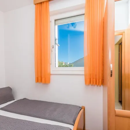 In With Sea View, Terrace, Air Conditioning, Wifi 3492-5 * Crikvenica