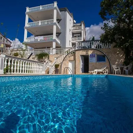 In With Sea View, Terrace, Air Conditioning, Wifi 3492-5 * Crikvenica