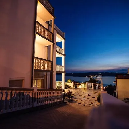 In With Sea View, Terrace, Air Conditioning, Wifi 3492-5 Appartement Crikvenica