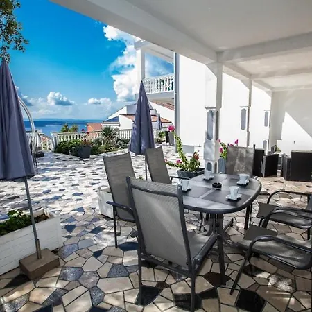 In With Sea View, Terrace, Air Conditioning, Wifi 3492-5 Apartman