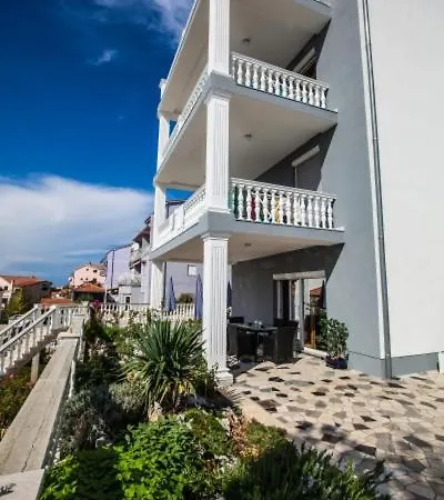 Apartman In With Sea View, Terrace, Air Conditioning, Wifi 3492-5