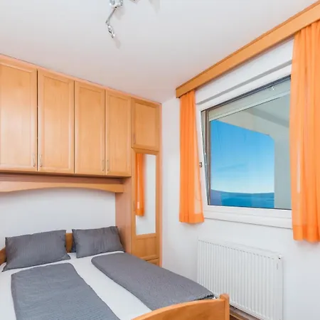 In With Sea View, Terrace, Air Conditioning, Wifi 3492-5 Apartman