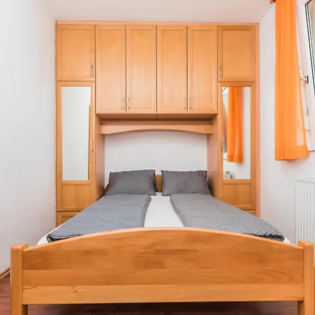 In With Sea View, Terrace, Air Conditioning, Wifi 3492-5 Apartman